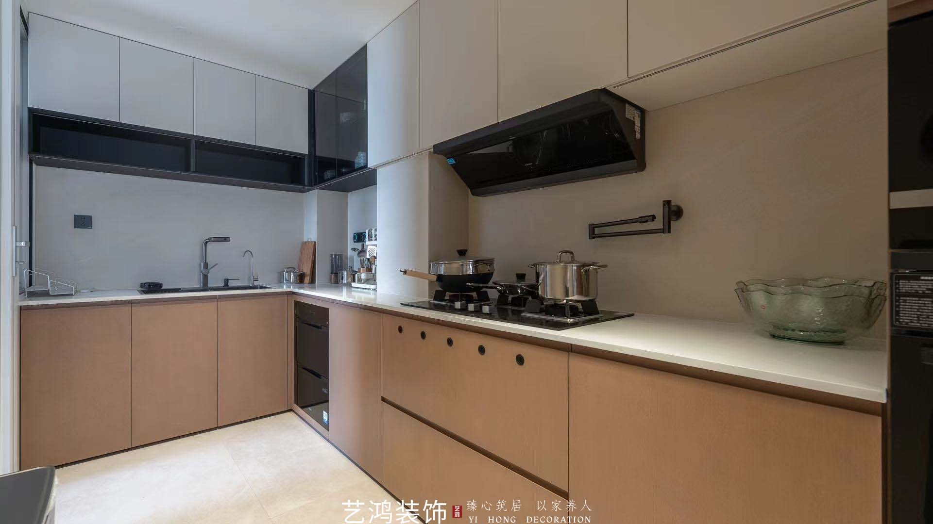 200㎡做出300㎡的尺度感丨意式极简江景大平层(图13)